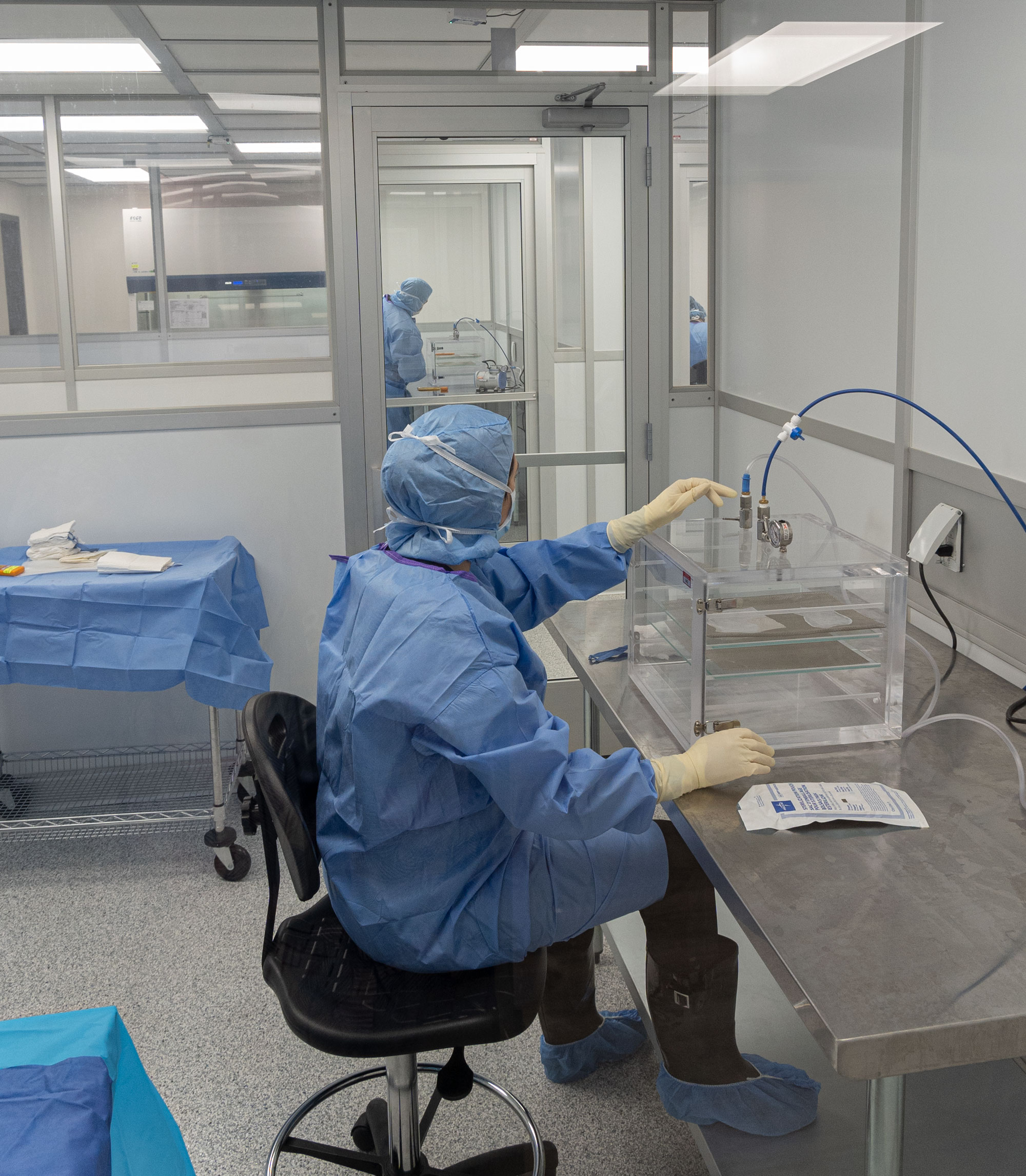 A7303271–Two-Workers A7303271--Two-Workers